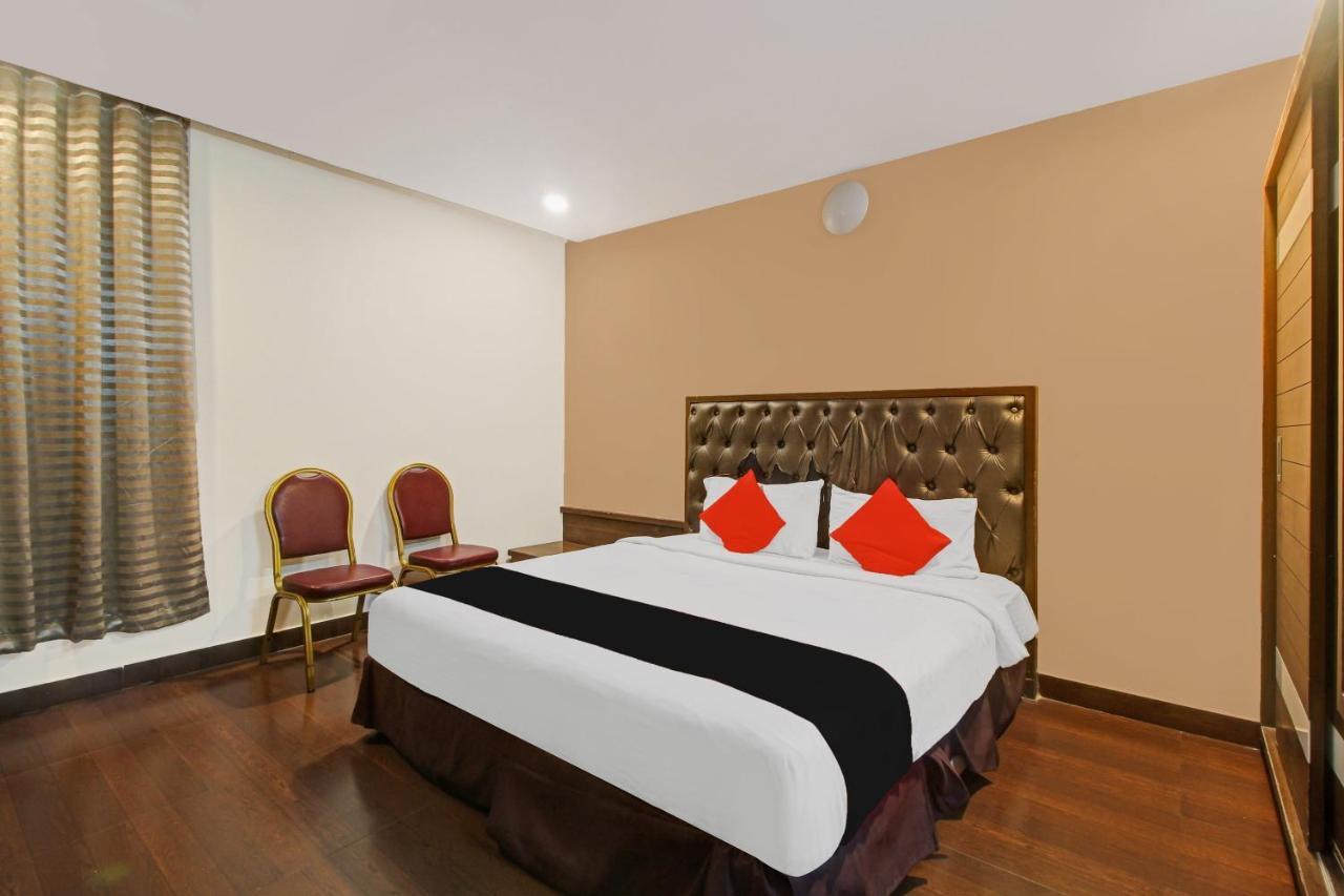 Collection O 82357 Hotel Surabhi Pride Trimulgherry Dış mekan fotoğraf