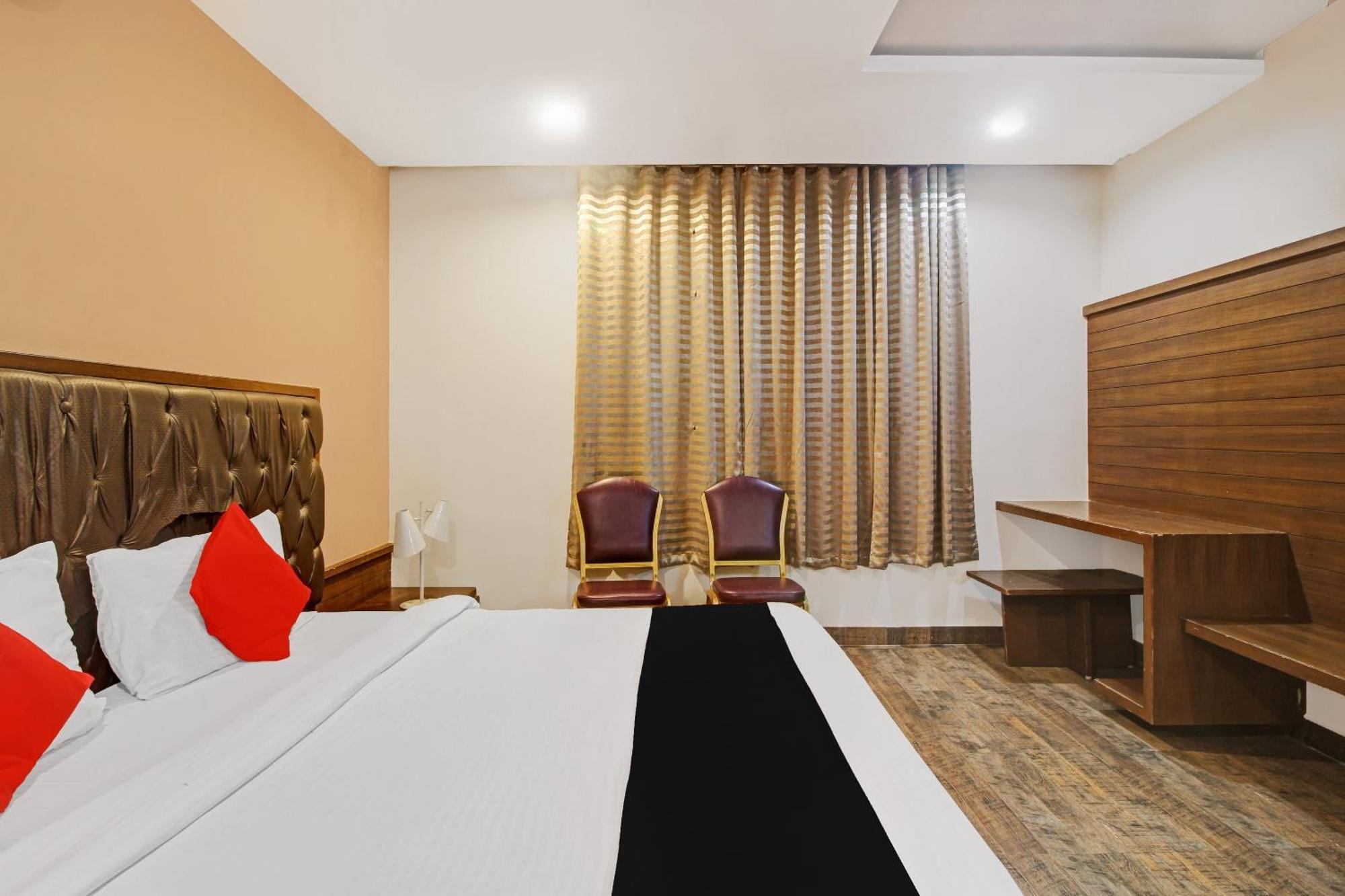 Collection O 82357 Hotel Surabhi Pride Trimulgherry Dış mekan fotoğraf