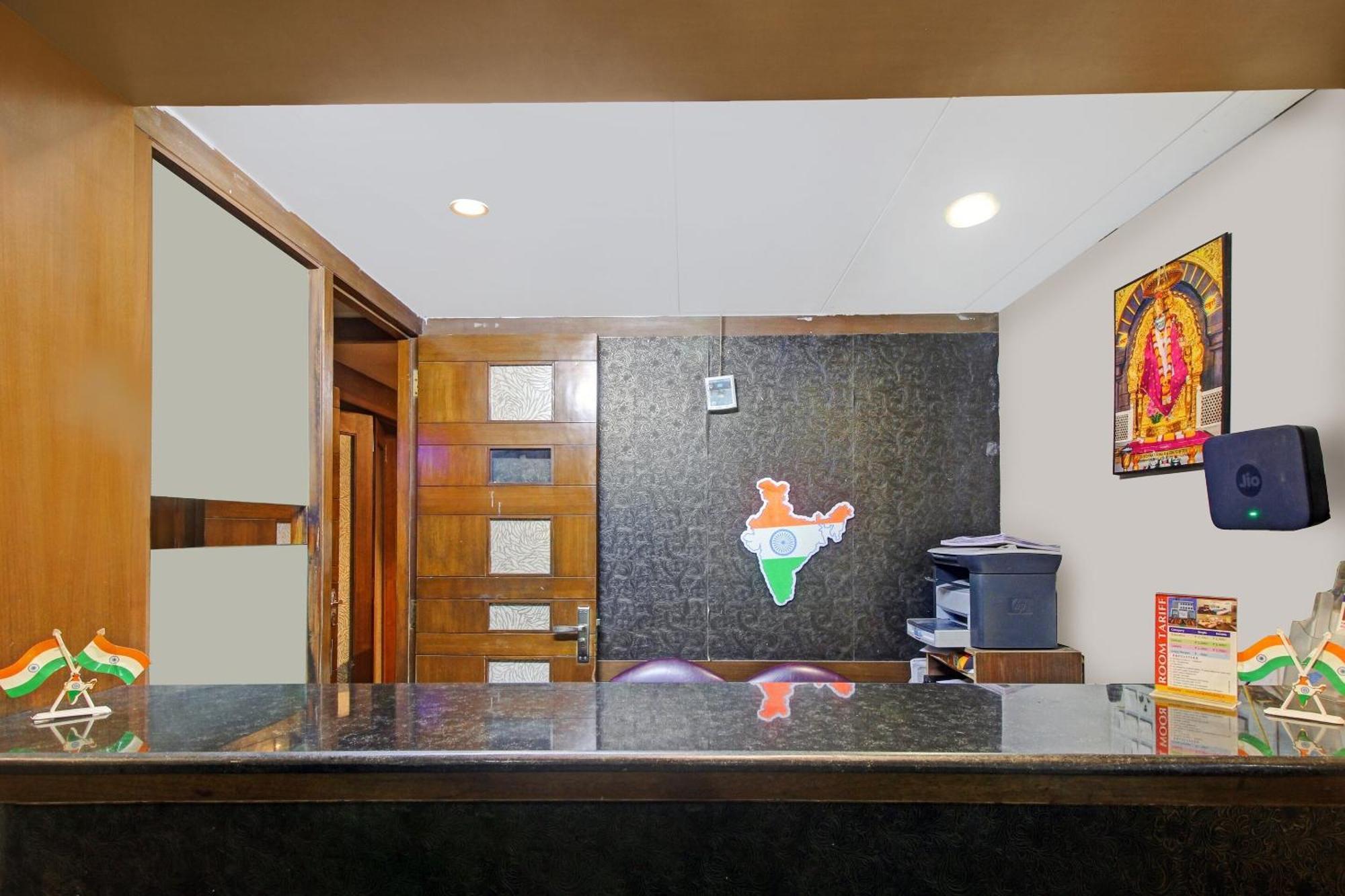 Collection O 82357 Hotel Surabhi Pride Trimulgherry Dış mekan fotoğraf